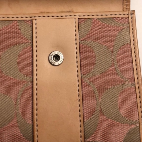 Coach pink/khaki signature wallet - Picture 4 of 4